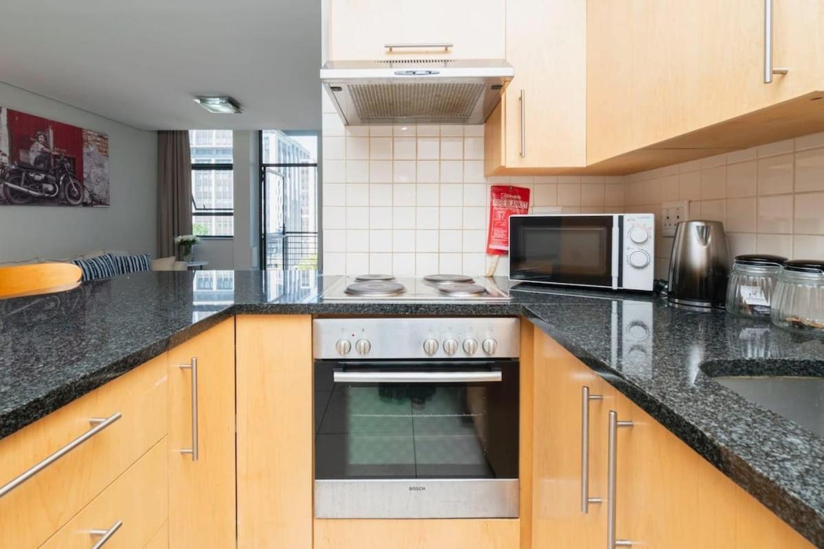 Chic 1-Bedroom Apartment In The Heart Of The City Kaapstad Buitenkant foto